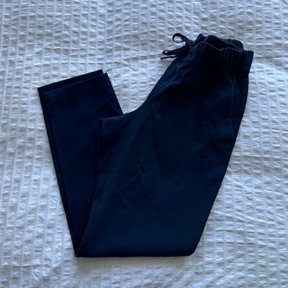 Lululemon On The Fly Pant *Woven 28" - Sz 4 - Picture 6 of 7